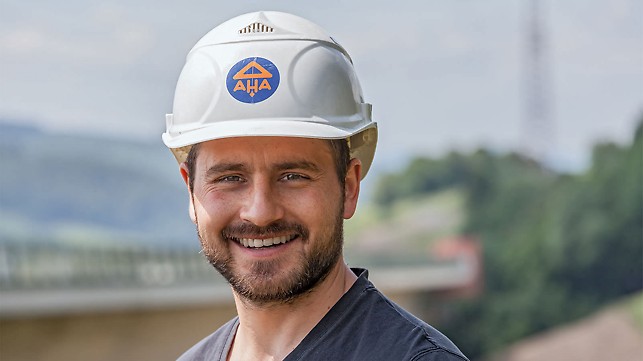 Portrait von Alexander Ehrlich, Bauleiter von Adam Hörnig Baugesellschaft mbH & Co. KG, NL Thüringen