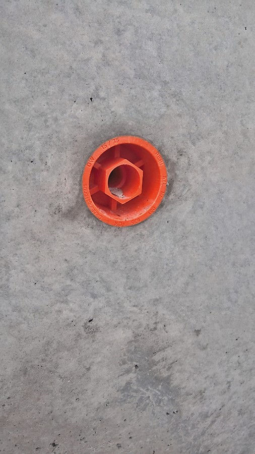 Для реализации проекта специалистами PERI было разработано индивидуальное техническое решение: использования конусов DK и скрытое крепление фанеры.