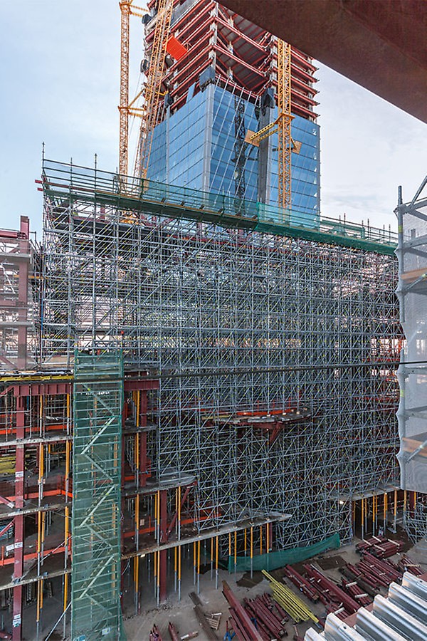 The PERI solution also included a wide range of shoring solutions for use within the multi-purpose building. With the PERI UP Flex Modular Scaffolding, high loads could be efficiently transferred over large heights.<br/>
