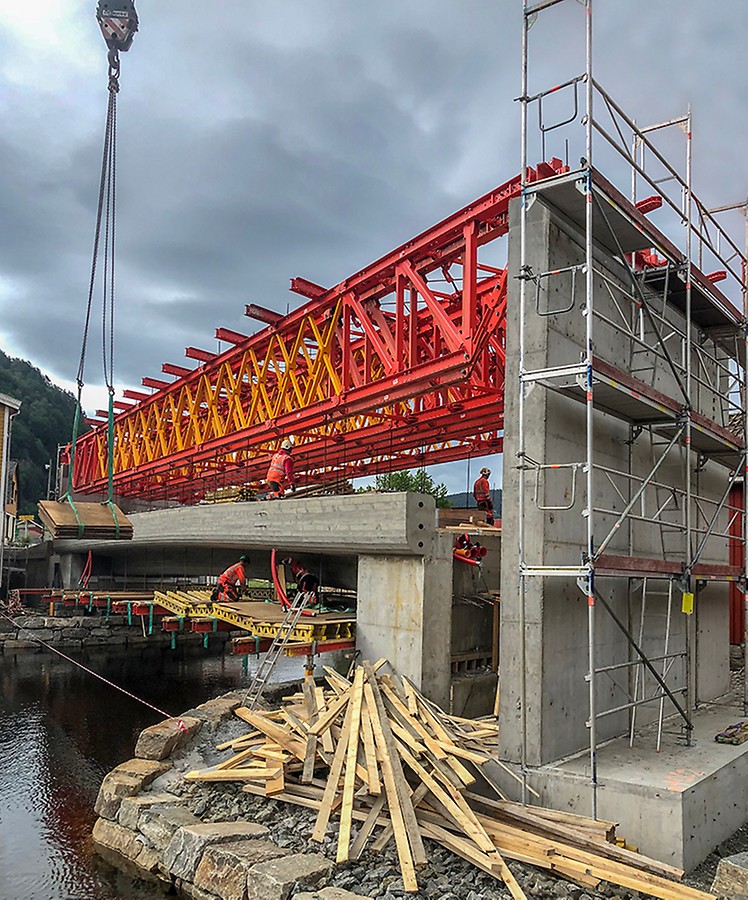 Fedeåna bru VRB fagverksbjelker GT24 trebjelker RCS klatreskinner PERI Prokit sikringsutstyr forskaling stillas engineering infrastruktur