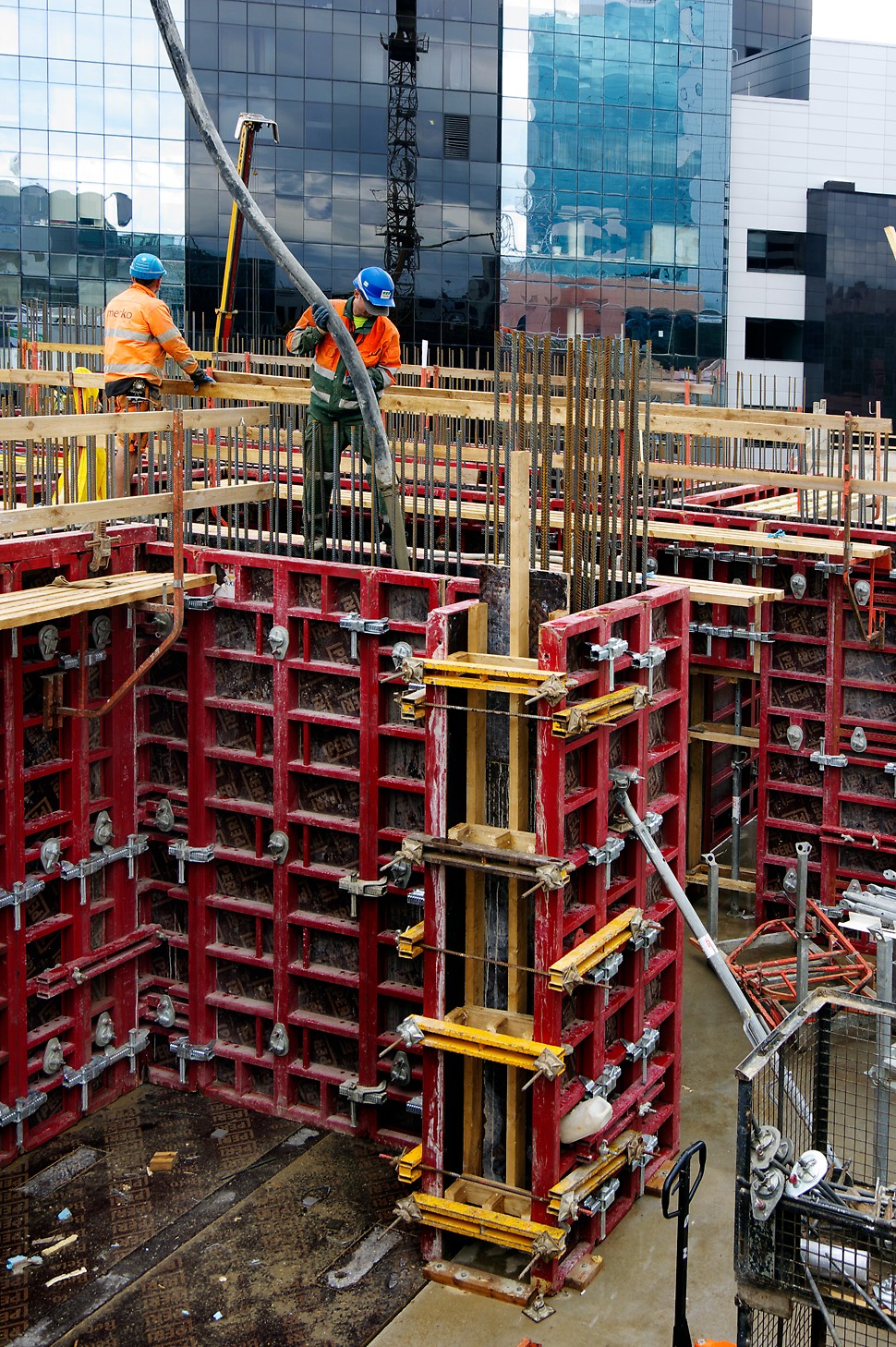 PERI MAXIMO raketis.