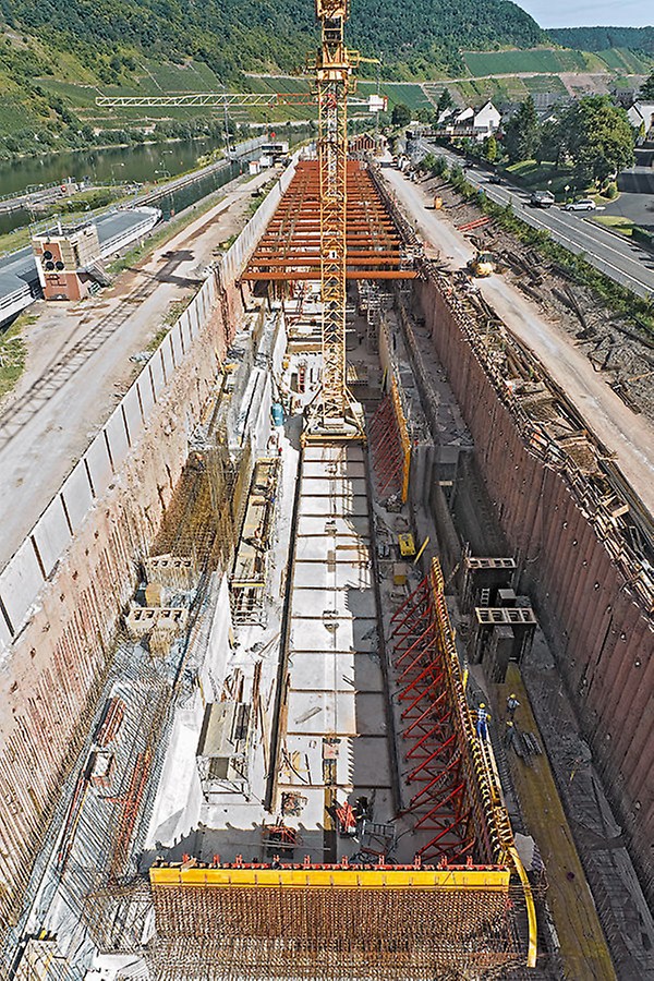 Die PERI Ingenieure konzipierten eine optimal an die Baustellenanforderungen angepasste Schalungs- und Gerüstlösung.