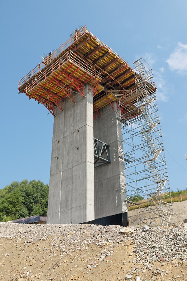 Využití SB rámů pro podepření podlah při provádění zárodků.