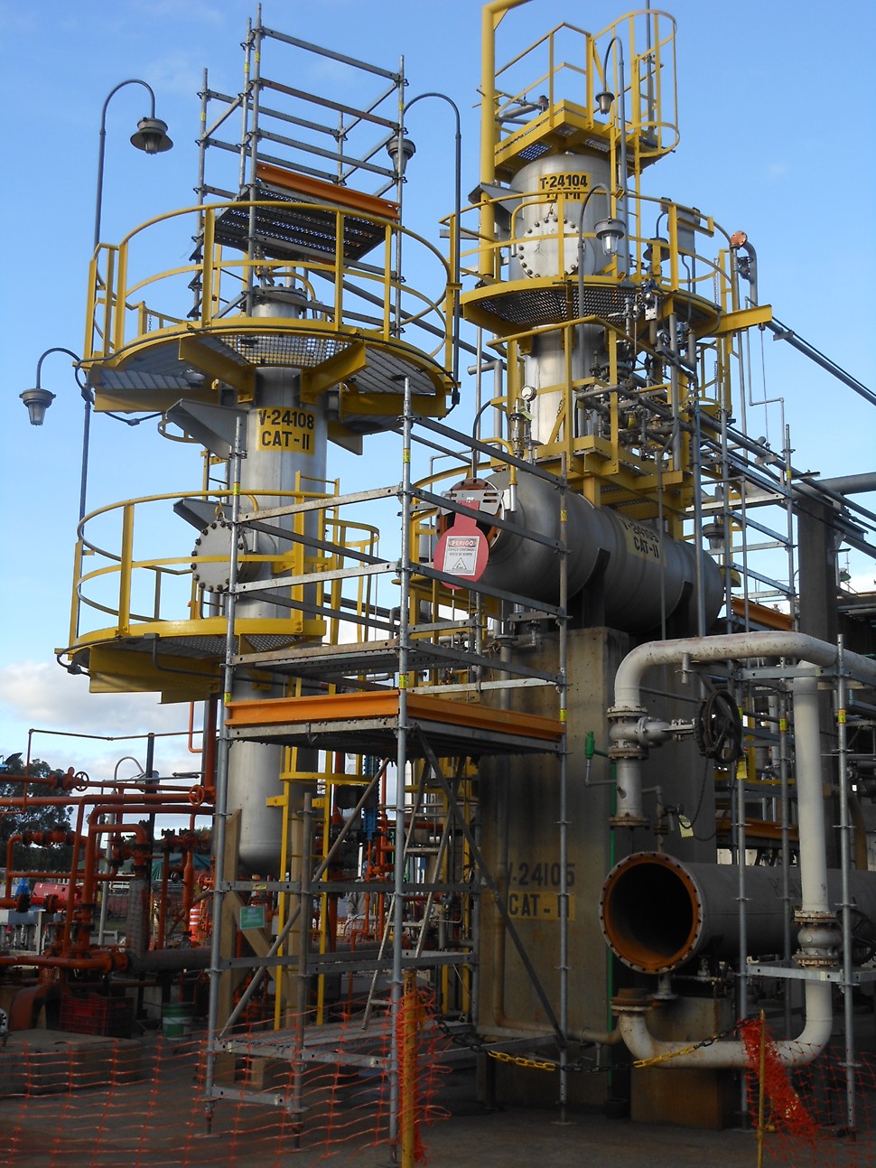 Manutenção da retorta, fornos, torres, vasos, tanques, reatores, tubulações, equipamentos dinâmicos, elétricos e auxiliares durante Parada Operacional da Unidade de industrialização do Xisto - SIX<br/>