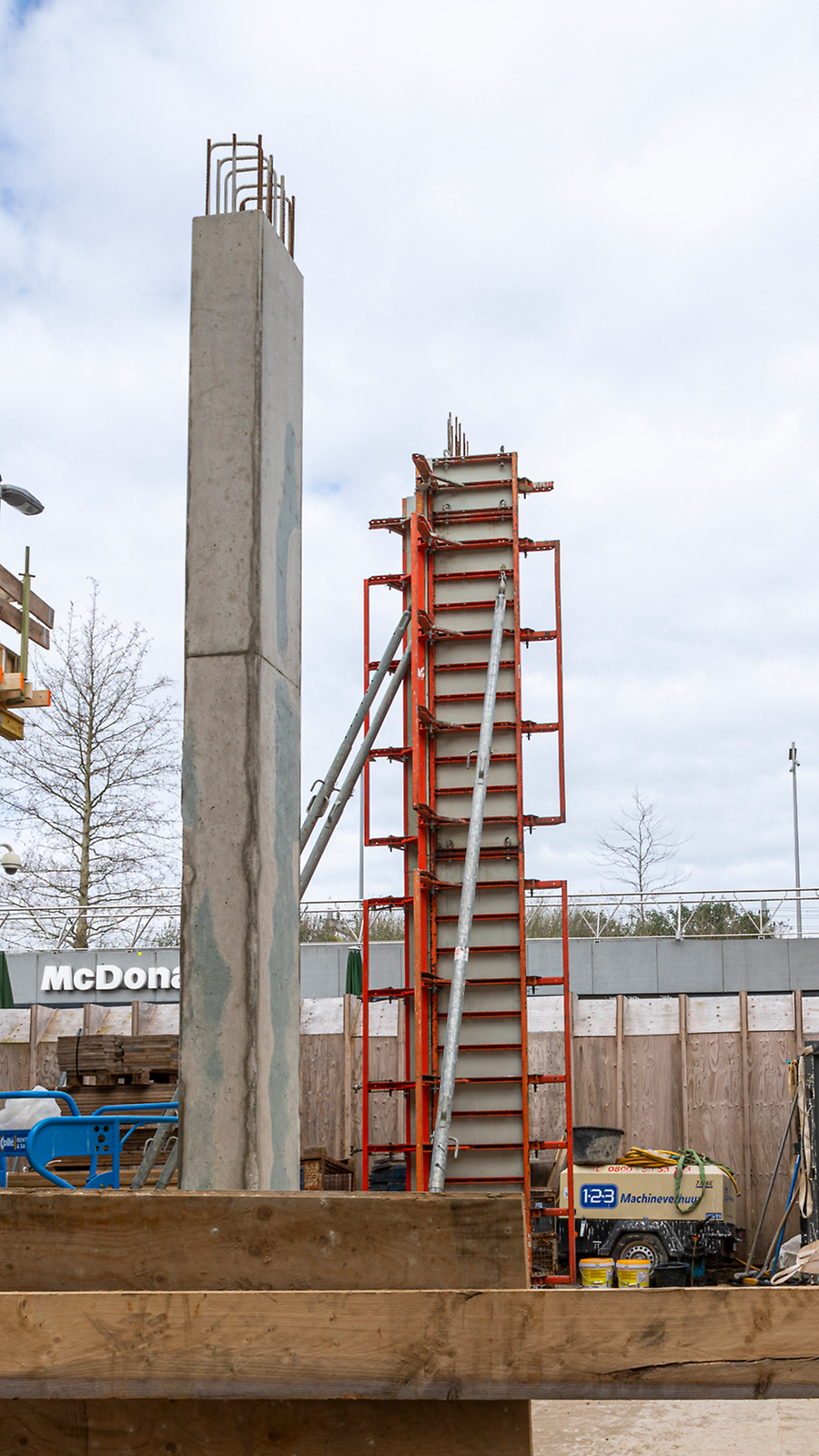 Gladde, strakke betonwanden is het eindresultaat.<br/>Er worden hogere oppervlakte klasses met het QUATTRO systeem behaald.<br/>