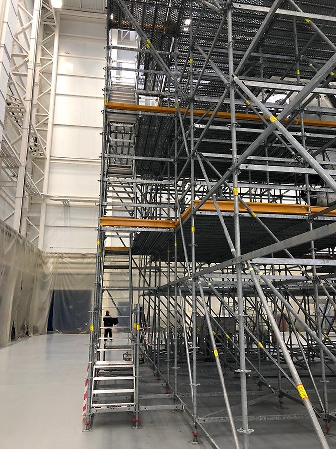 Леса для ведения ремонтных работ воздушных судов