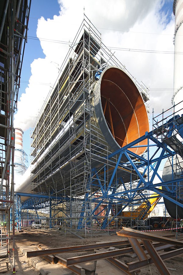 PERI UP Rosett zapewnił optymalne dopasowanie rusztowań do zmiennej geometrii kanałów, w rezultacie czego wykonawca izolacji mógł w bezpieczny i wydajny sposób realizować swoje prace.