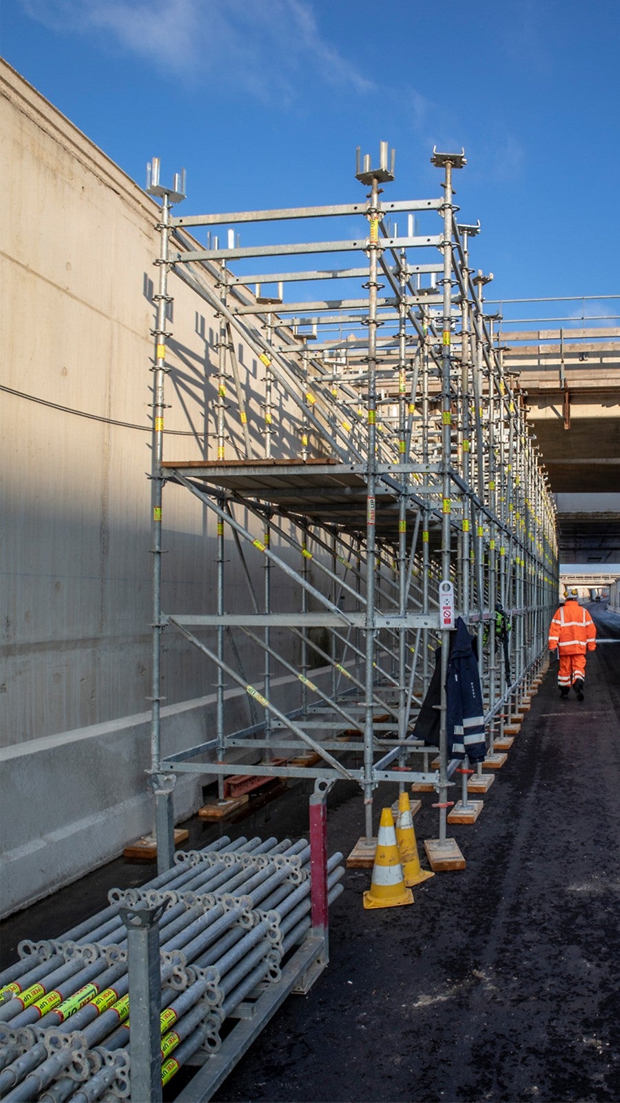PERI UP Flex als ondersteuningssteiger voor de overkappingswerken van de nieuwe tunnel.