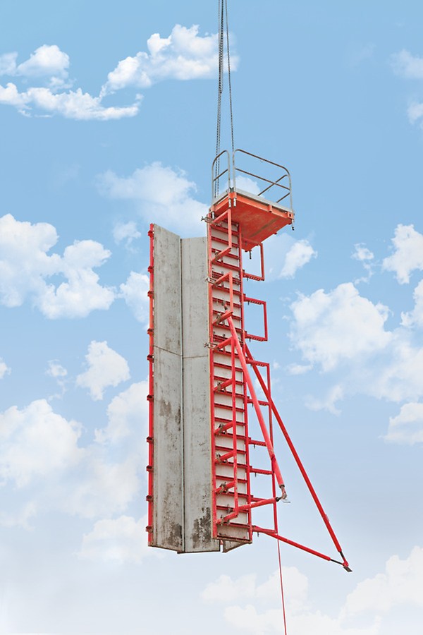 of complete units with the crane, or optionally by hand with 4 transportation wheels for heights up to 3.50 m.