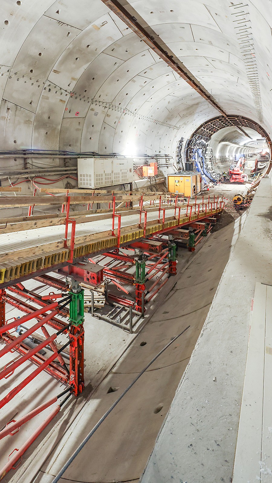 Budowa tunelu pod Świną