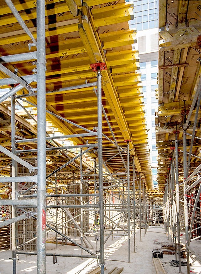 Module Tableforms serve as transportable units and leave space for walking ways