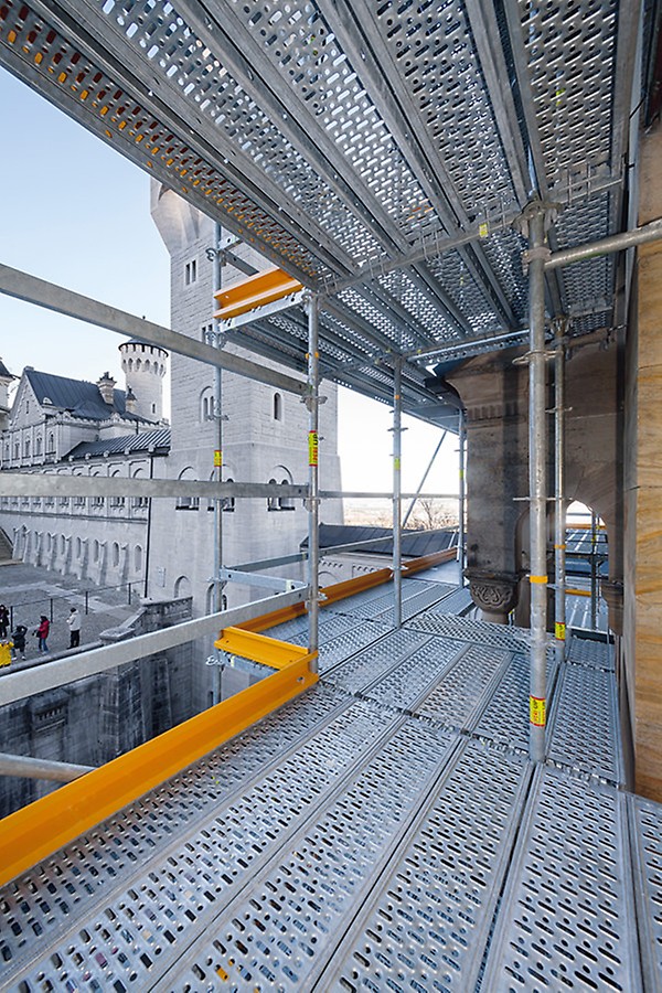 Die ausschließliche Verwendung von System-Gerüstbauteilen bei PERI UP Flex beschleunigte die Montageleistung und erhöht gleichzeitig die Sicherheit bei der Gerüstnutzung.