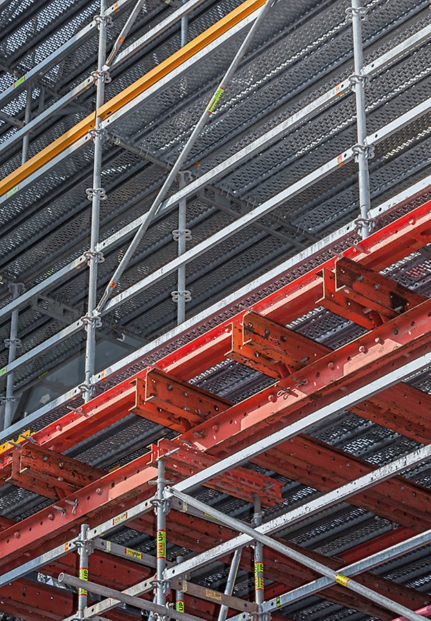 Erected PERI UP Rosett Flex scaffold with VARIOKIT on the facade of blast furnace 9 of ThyssenKrupp Steel Europe in Duisburg