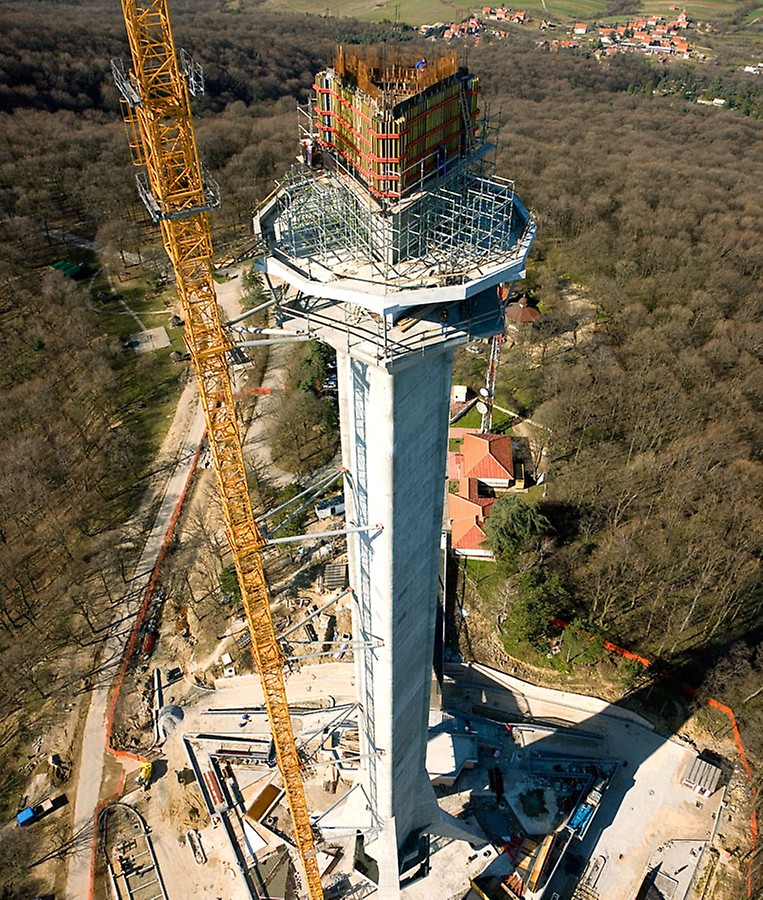At a height of more than 100 m, the platforms offer visitors a unique view of the surrounding area.