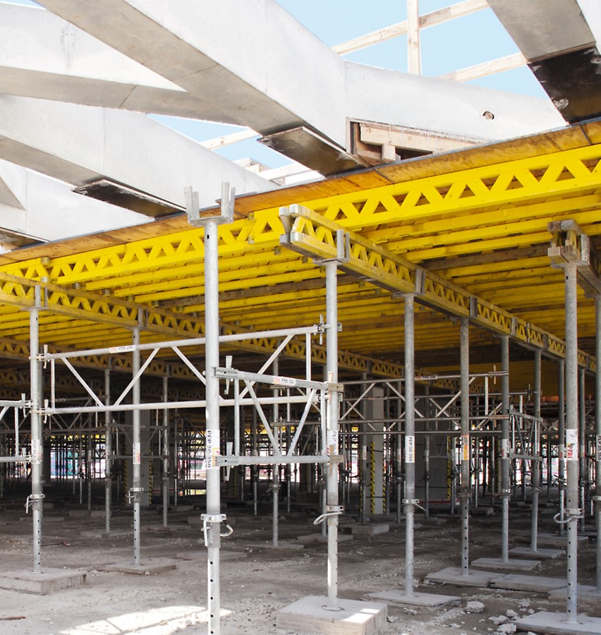 MULTIFLEX Stropné nosníkové debnenie Flexibilný systém pre každý pôdorys a hrúbku stropu do 1,00 m.