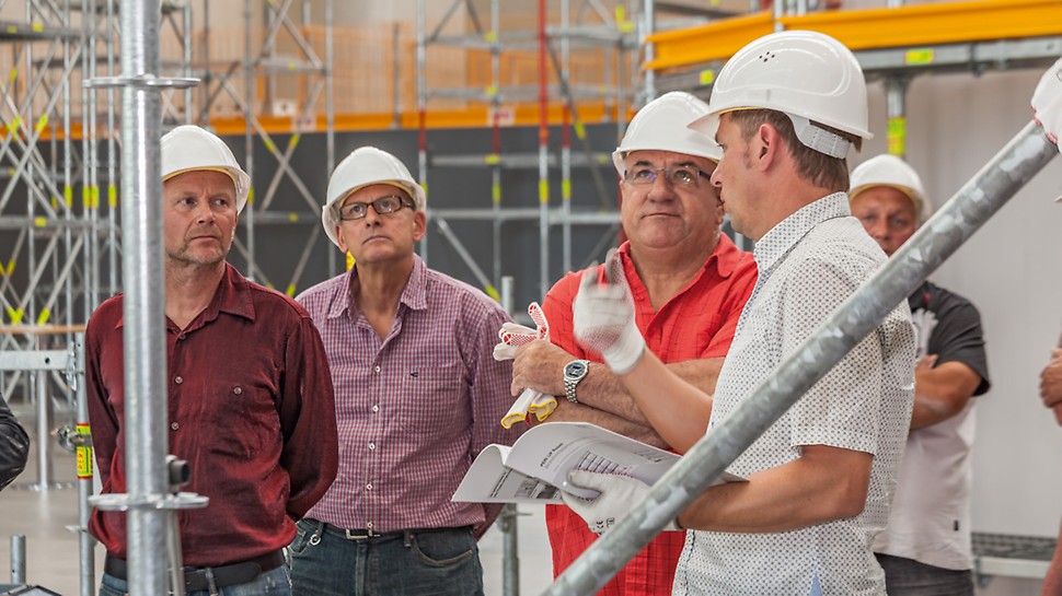 Nei centri di perfezionamento PERI di Weißenhorn offriamo una varietà di corsi di formazione per i clienti, su misura per diversi gruppi target.