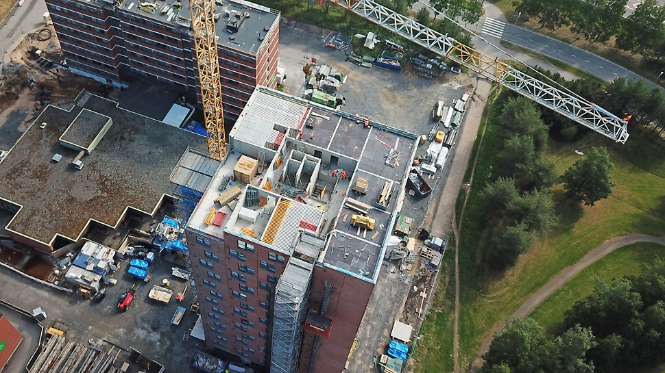 PSOAS UNO, Oulu Laptin runkotyönjohtaja Juha Virrankari pitää itsestään selvänä, että korkea tornitalo kannattaa toteuttaa paikallavalurakenteisena, koska paikallavaletut kerrokset ovat kosteudenhallinnallisesti paljon helpompia.