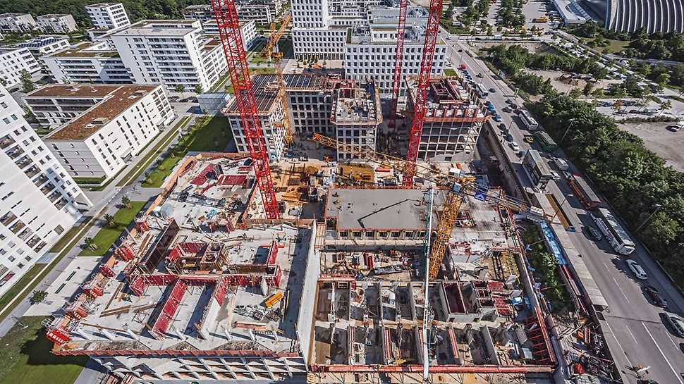 Complesso di Hirschgarten MK 4, Monaco, Germania - Un cantiere improntato alla sicurezza e all'efficienza Veduta area del cantiere per la costruzione di un complesso di appartamenti e spazi commerciali