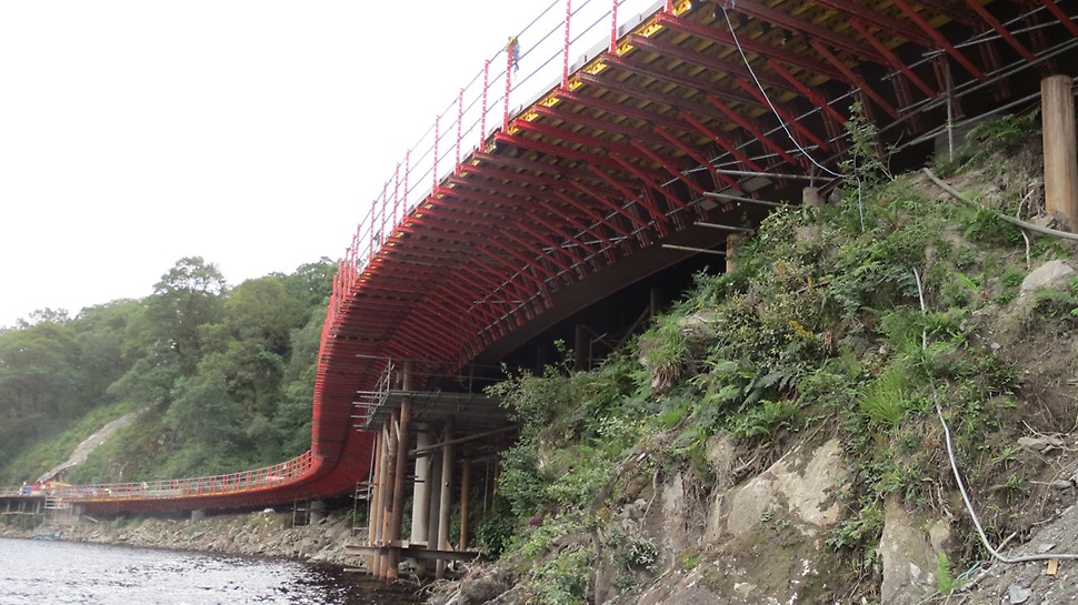 A82 Pulpit Rock Roadworks - the VK-P Parapet system from Loch side PERI VARIOKIT VK-P Platform System