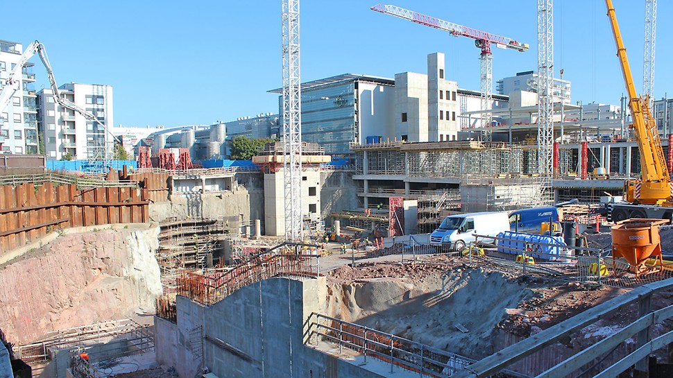 Matinkylän metrokeskus, Espoo Matinkylän metrokeskus ja sen yhteyteen rakennettu metroasema toimivat länsimetron ensimmäisen vaiheen pääteasemana.