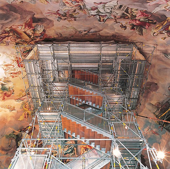 奥地利,维也纳查尔斯教堂 Karlskirche Church Vienna, Austria - The cantilevered working platform as seen from the visitors platform.