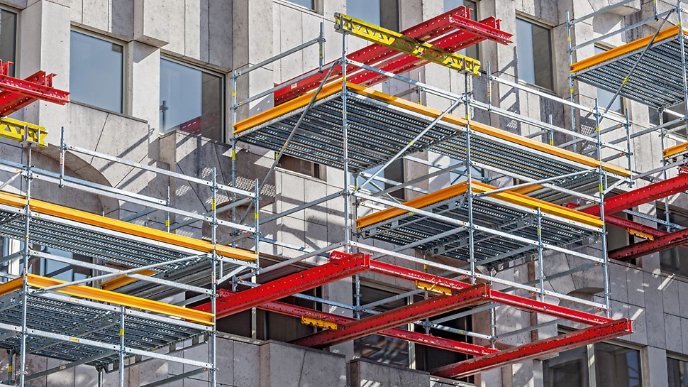 Hotel Le Royal, Luxembourg - Refurbishment project Unusual Scaffolding solution: Cantilevered instead of positioning. New engineered working scaffold solution.
