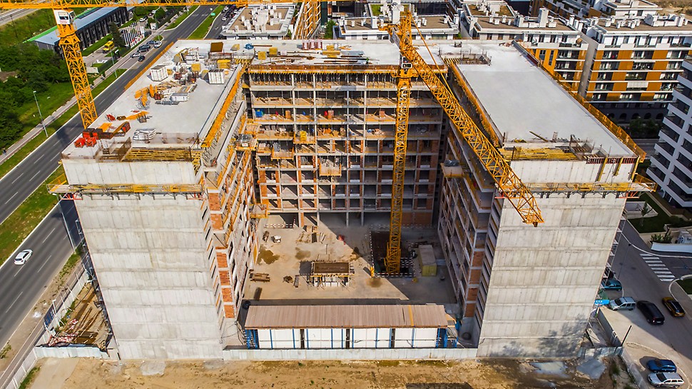 zepterra住宅商业综合楼 以自然材料?为主要材料的三万两千平方米的居住空间,使该建筑群成为贝尔格莱德最具吸引力的居住区之一。