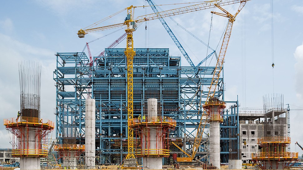 Stanari Thermal Power Station - A total of 9 circular piers with 3.60 m diameters and 40 cm wall thicknesses will subsequently carry a steel platform for the condenser Stanari Thermal Power Station, Doboj, Bosnia-Herzegovina - A total of 9 circular piers with 3.60 m diameters and 40 cm wall thicknesses will subsequently carry a steel platform for the condenser.