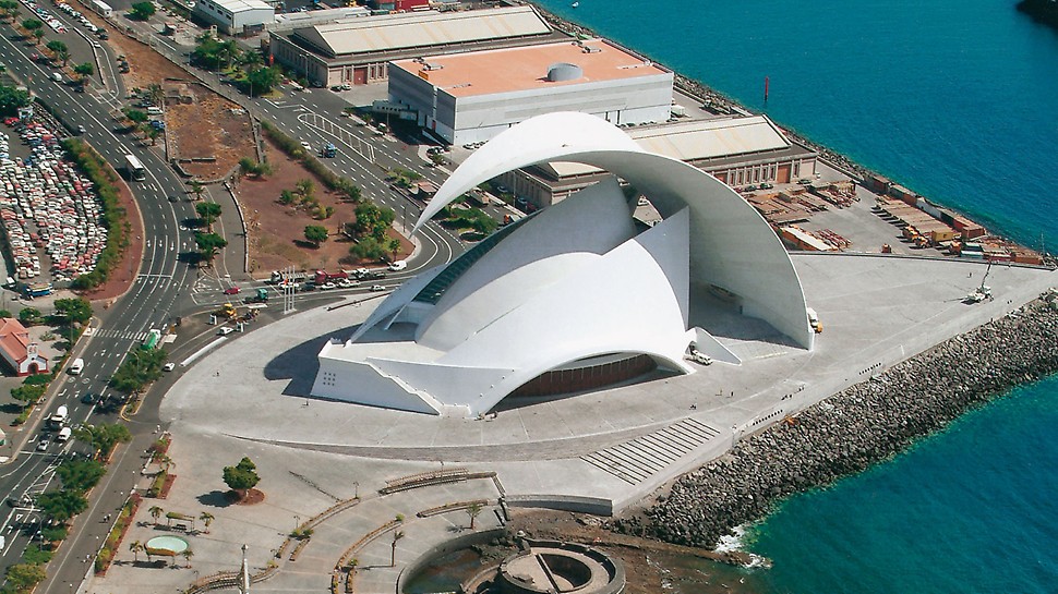 西班牙,特内里费礼堂 Auditorio de Tenerife, Tenerife, Spain - The Auditorio de Tenerife is used as a concert hall and is an example of the almost unlimited possibilities provided by concrete construction. The formwork technology required for such a structure presented a special challenge which our engineers solved in a rational and safe manner.