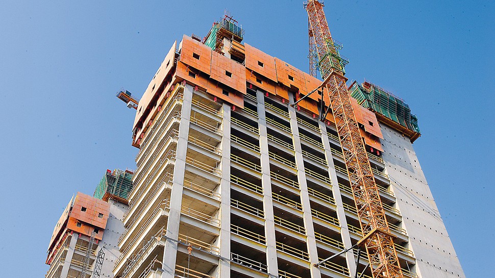 欧洲法院- RCS 可爬升防护屏 European Court of Justice, Luxembourg - The RCS climbing protection panel completely enclosed the slab edges of the upper floors under construction.