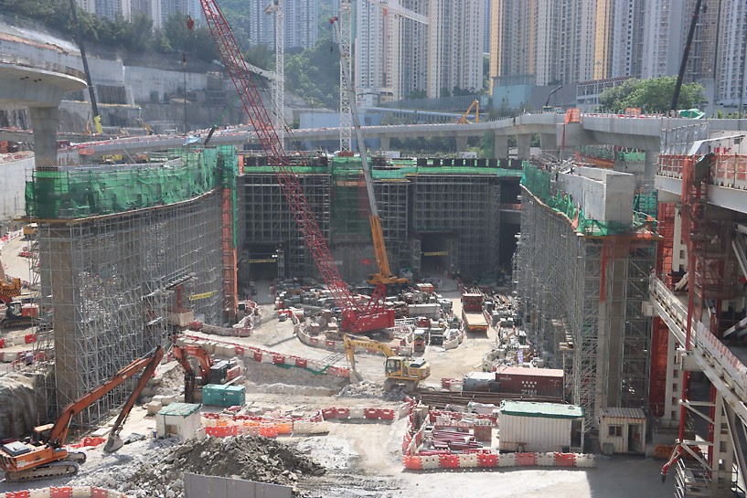 PS100 shoring system was used to cope with the project requirements due to the compatibility and high load bearing PS100 shoring system was used to cope with the project requirements due to the compatibility and high load bearing