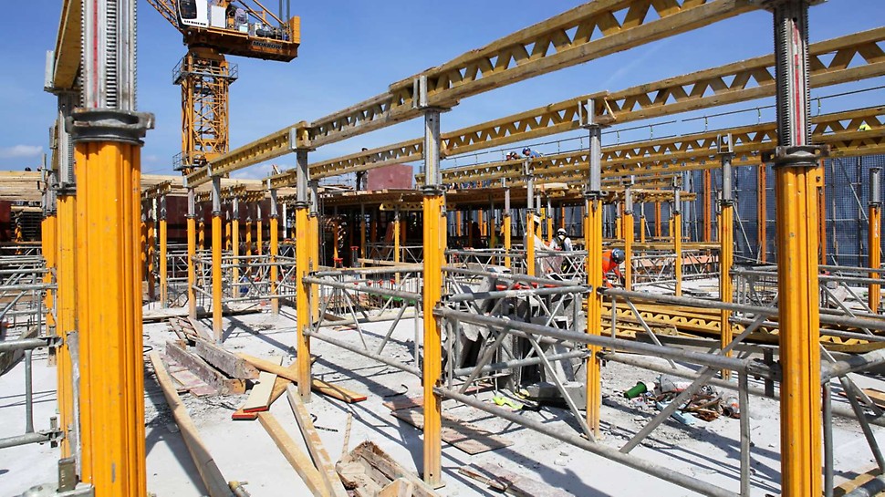 605 west 42 st girders PERI GT 24 girders on high load bearing, lightweight aluminum MULTIPROP shores.