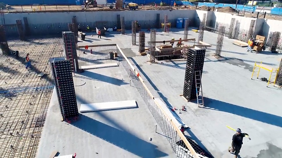 orange-county-public-works-building-14 DUO Handset Column Formwork is selected to form approximately 74 columns per level of an Orange County administration building.