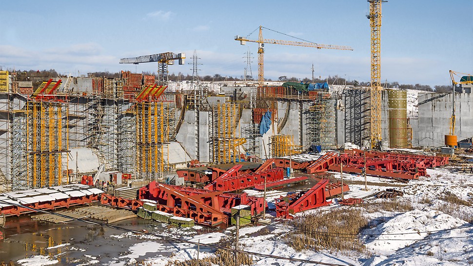 模板、脚手架全面方案 PERI Belarus works out a comprehensive formwork and shoring concept for every construction status.