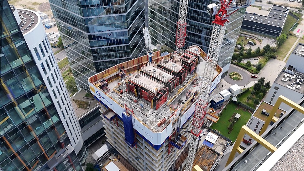 Skyliner II to budowany w Warszawie wieżowiec zlokalizowany przy ulicach Prostej i Towarowej.