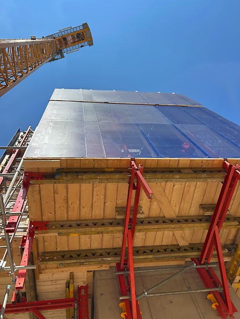 Underside view of RCS-C Light external platform. Underside view of the RCS-C Light external platform used with the RCS MAX system, showing its lightweight and modular climbing design.