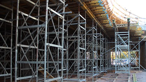 Nopeasti asennettavaan ST 100 –järjestelmään kuuluu vain 5 erilaista osaa, mikä pienentää varastomääriä ja lisää käytettävyyttä.