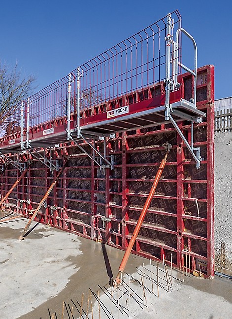 Modulares Bühnensystem für MAXIMO und TRIO mit den Breiten 0,90 m, 1,20 m und 2,40 m