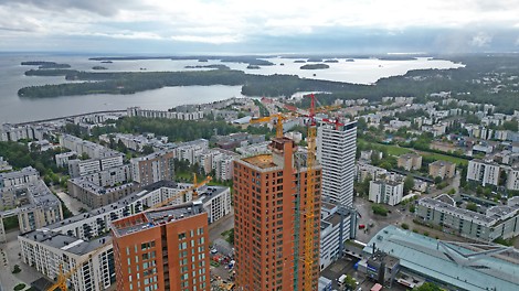 As Oy Helsingin Atlas 33-kerroksen harjakorkeudessaan.