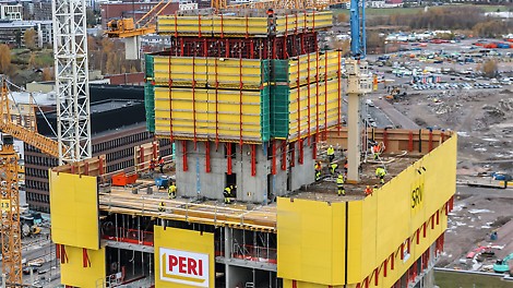 В зависимости от проекта, возможно одновременное применение различных версий этой системы. На данном объекте RCS P использовалась в качестве ветрозащитных экранов, а RCS C – для бетонирования центрального ядра здания.