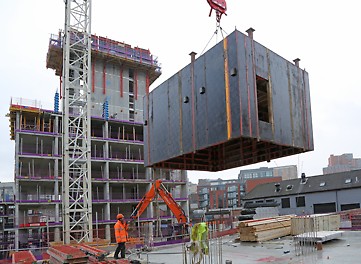 The platform and inner formwork were lifted into position ready for the next concrete pour
