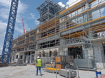 Модулната система скеле PERI UP Flex позволява разнообразни решения 