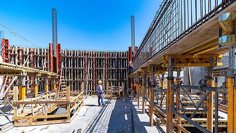 El proyecto consiste en el edificio corporativo y de producción de Floramatic, empresa que se especializa en la fabricación y distribución de sabores, fragancias y colores para las industrias de alimentos