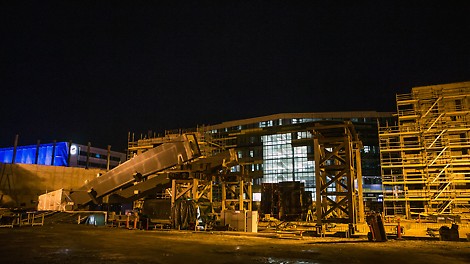 Keskustakirjaston ydin tulee muodostumaan massiivisista teräskaarista, joita niin ikään massiiviset betonirakenteet tukevat. Kuva: YIT Rakennus Oy