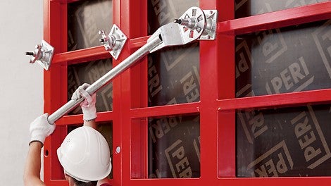 Der Spannstabschlüssel kommt immer beim Ausschalen zum Einsatz.