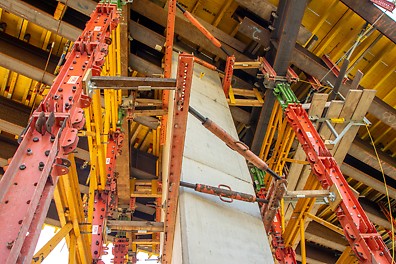 Rückhängung VST Scheibe mit Windverband Rückhängung VST Scheibe mit Windverband