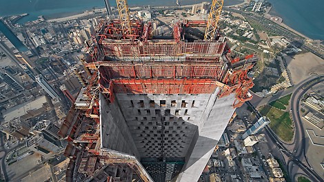 The customised combination of different PERI climbing formwork systems allowed the construction of the varying storeys to be carried out in regular eight-day cycles.