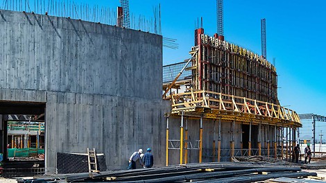 El proyecto consiste en el edificio corporativo y de producción de Floramatic, empresa que se especializa en la fabricación y distribución de sabores, fragancias y colores para las industrias de alimentos