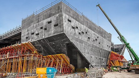 需要为每一个窗洞精确预制造型盒。