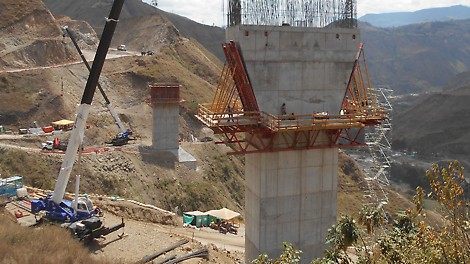 El uso de encofrado TRIO con sus paneles de gran formato reduce la cantidad de pases de barra, reduciendo también los tiempos de armado de los encofrados.